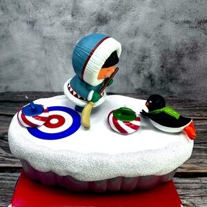 Hallmark Ornament 2017 FUN AND GAMES from The World of Frosty Friends Magic EUC​